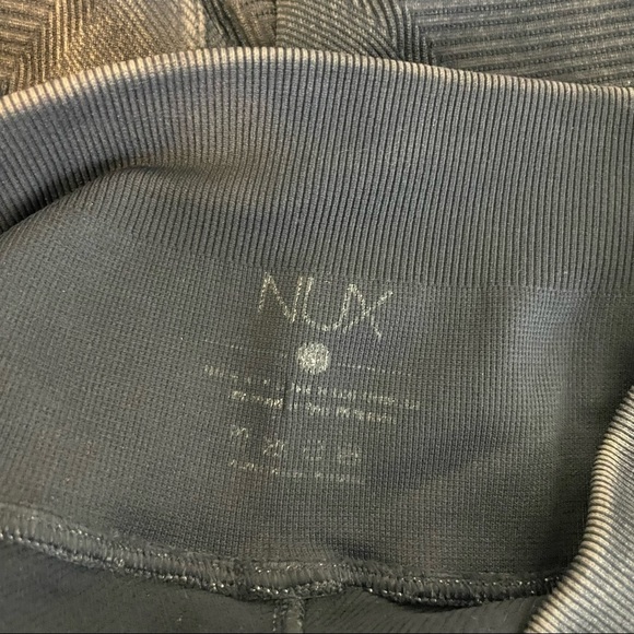 NUX One By One Mineral Wash Black Wash Crop Legging Womens XS - Picture 9 of 10